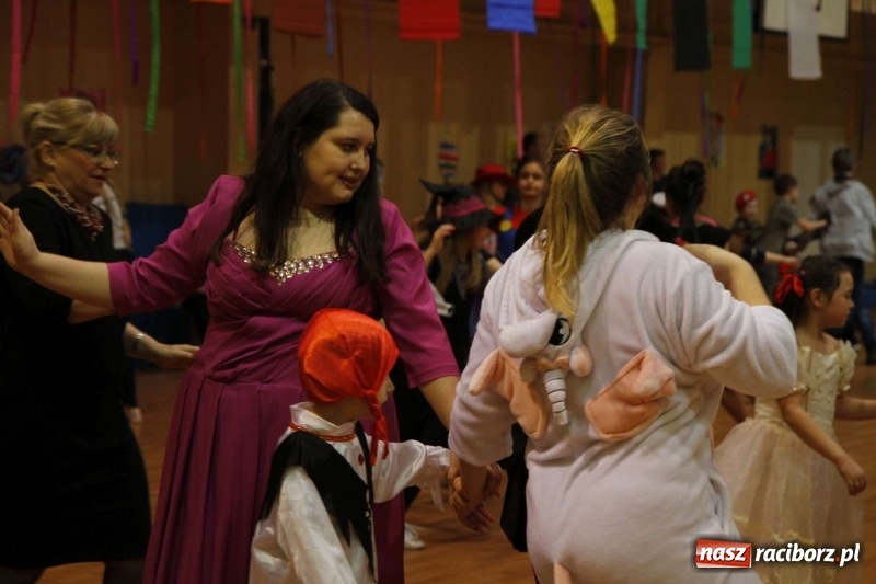 Zdjęcie w galerii na portalu naszraciborz.pl: Wielki bal karnawałowy w ZSOMS  wiadomości z regionu