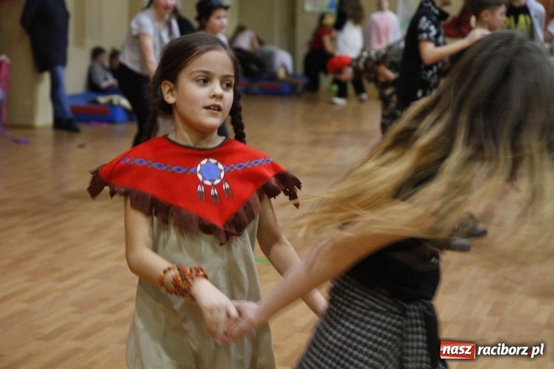 Zdjęcie w galerii na portalu naszraciborz.pl: Wielki bal karnawałowy w ZSOMS  wiadomości z regionu