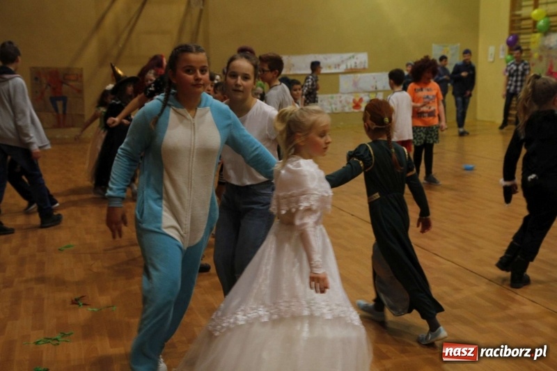 Zdjęcie w galerii na portalu naszraciborz.pl: Wielki bal karnawałowy w ZSOMS  wiadomości z regionu