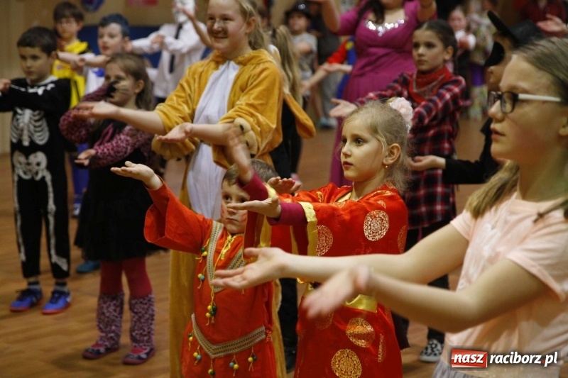 Zdjęcie w galerii na portalu naszraciborz.pl: Wielki bal karnawałowy w ZSOMS  wiadomości z regionu