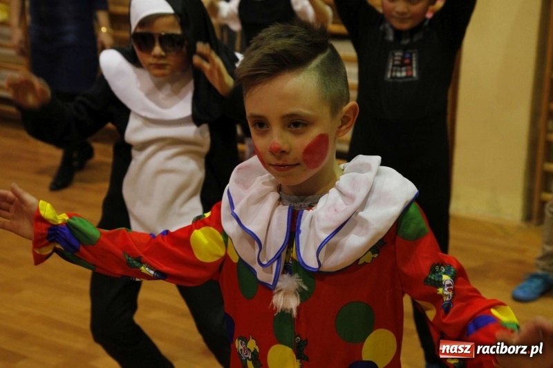 Zdjęcie w galerii na portalu naszraciborz.pl: Wielki bal karnawałowy w ZSOMS  wiadomości z regionu
