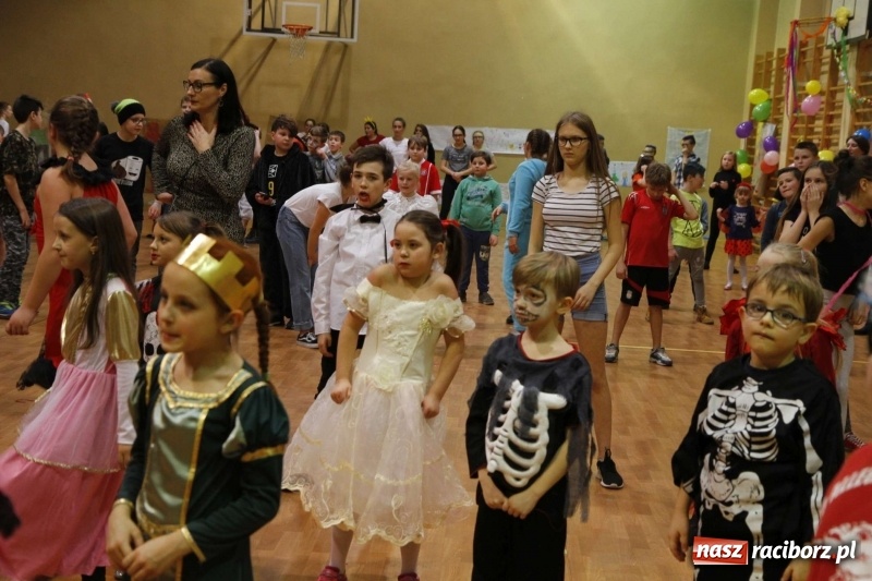 Zdjęcie w galerii na portalu naszraciborz.pl: Wielki bal karnawałowy w ZSOMS  wiadomości z regionu
