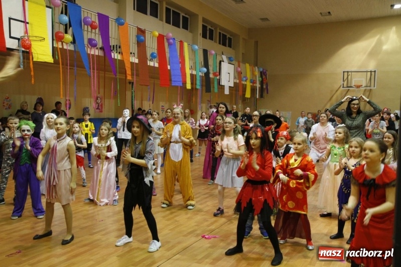 Zdjęcie w galerii na portalu naszraciborz.pl: Wielki bal karnawałowy w ZSOMS  wiadomości z regionu