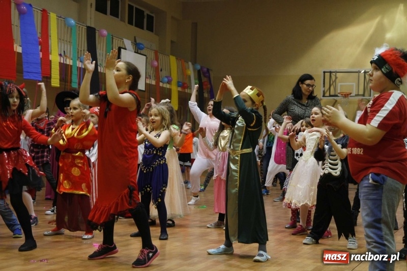 Zdjęcie w galerii na portalu naszraciborz.pl: Wielki bal karnawałowy w ZSOMS  wiadomości z regionu
