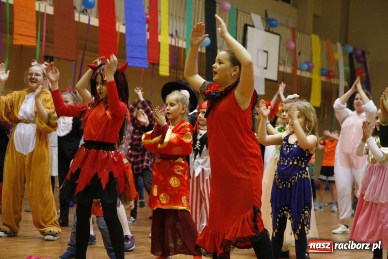 Zdjęcie w galerii na portalu naszraciborz.pl: Wielki bal karnawałowy w ZSOMS  wiadomości z regionu