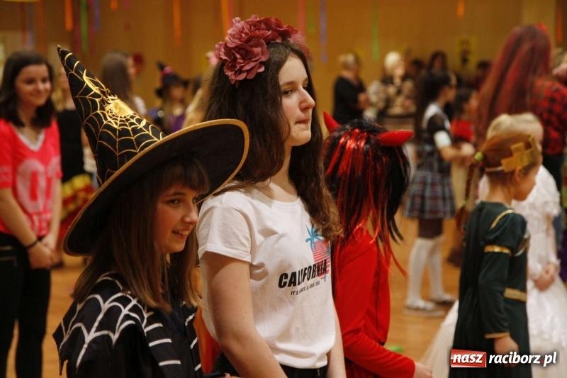Zdjęcie w galerii na portalu naszraciborz.pl: Wielki bal karnawałowy w ZSOMS  wiadomości z regionu