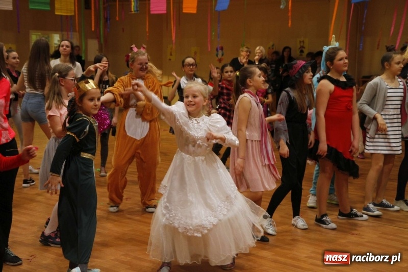 Zdjęcie w galerii na portalu naszraciborz.pl: Wielki bal karnawałowy w ZSOMS  wiadomości z regionu