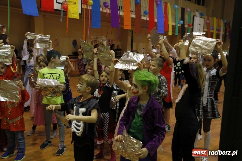 Zdjęcie w galerii na portalu naszraciborz.pl: Wielki bal karnawałowy w ZSOMS  wiadomości z regionu