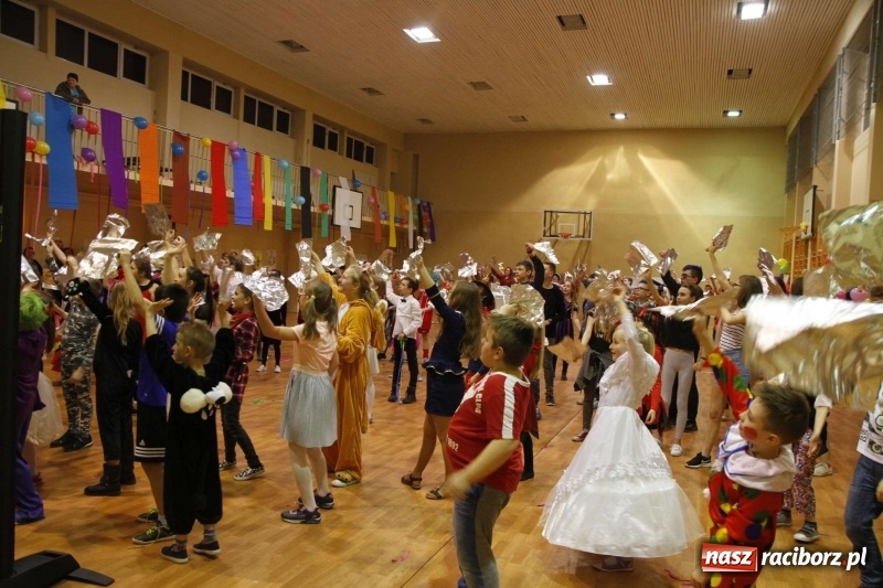 Zdjęcie w galerii na portalu naszraciborz.pl: Wielki bal karnawałowy w ZSOMS  wiadomości z regionu