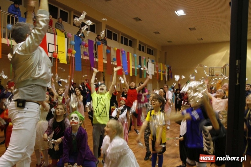 Zdjęcie w galerii na portalu naszraciborz.pl: Wielki bal karnawałowy w ZSOMS  wiadomości z regionu