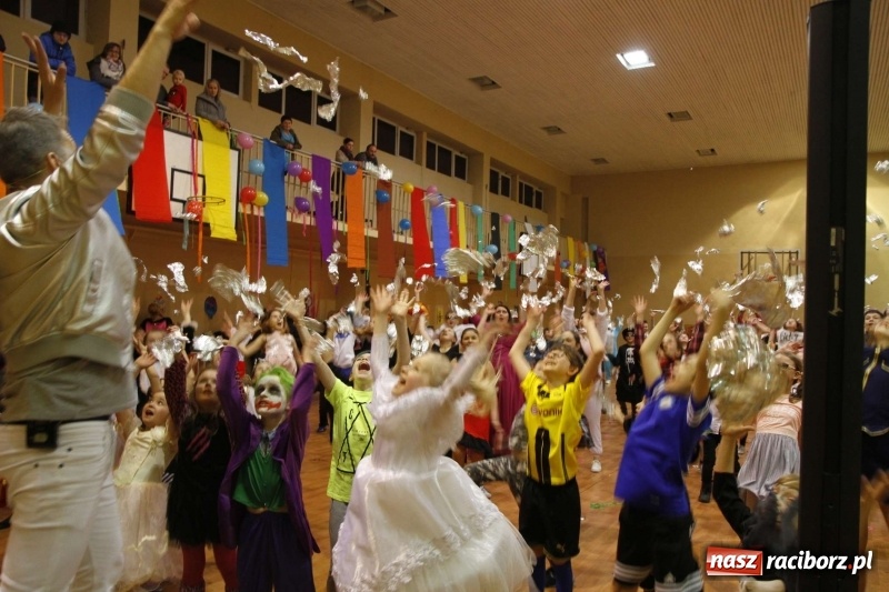 Zdjęcie w galerii na portalu naszraciborz.pl: Wielki bal karnawałowy w ZSOMS  wiadomości z regionu