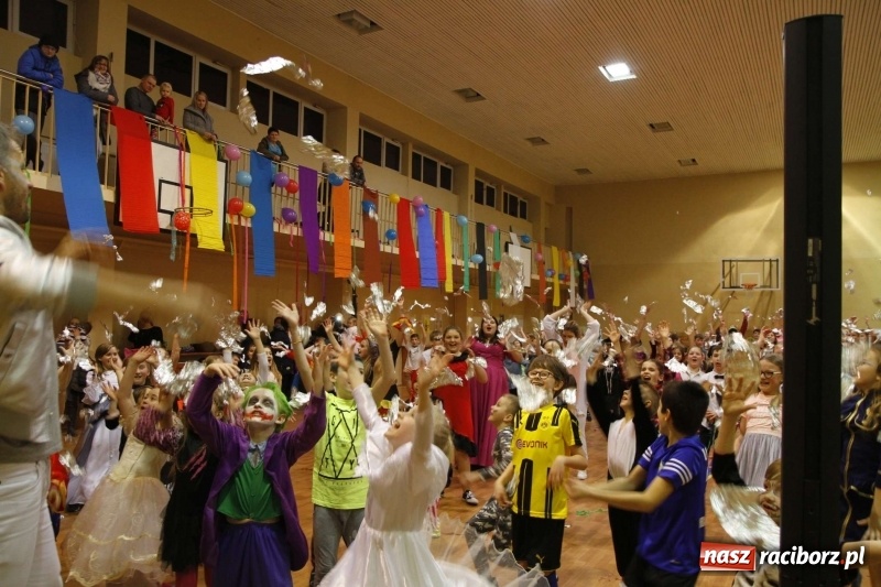 Zdjęcie w galerii na portalu naszraciborz.pl: Wielki bal karnawałowy w ZSOMS  wiadomości z regionu