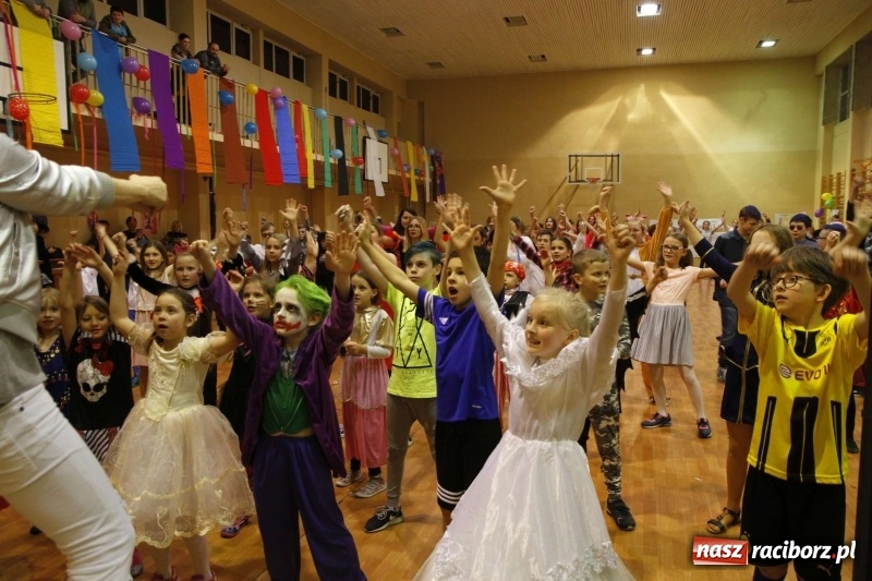 Zdjęcie w galerii na portalu naszraciborz.pl: Wielki bal karnawałowy w ZSOMS  wiadomości z regionu