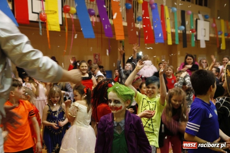 Zdjęcie w galerii na portalu naszraciborz.pl: Wielki bal karnawałowy w ZSOMS  wiadomości z regionu