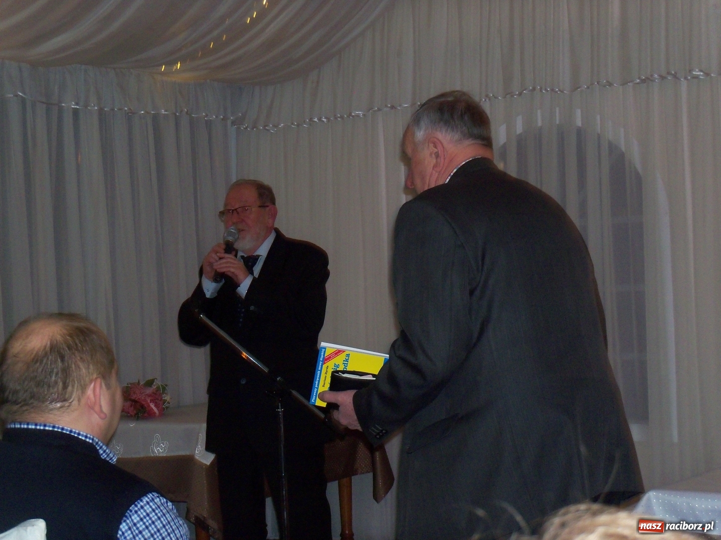 Zdjęcie w galerii na portalu naszraciborz.pl: Promocja książki Mariana Kulika w Chałupkach wiadomości z regionu