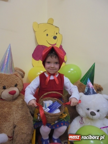 Zdjęcie w galerii na portalu naszraciborz.pl: Karnawałowy zawrót głowy. Bale przebierańców w Żłobku wiadomości z regionu