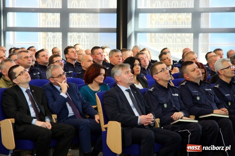 Zdjęcie w galerii na portalu naszraciborz.pl: Śląscy policjanci podsumowali 2017 rok wiadomości z regionu