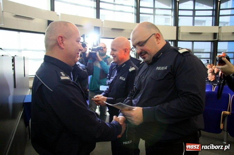 Zdjęcie w galerii na portalu naszraciborz.pl: Śląscy policjanci podsumowali 2017 rok wiadomości z regionu