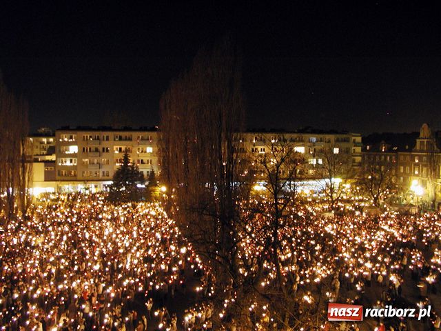 Zdjęcie w galerii na portalu naszraciborz.pl: Beatyfikacja JPII: majówki odwołane wiadomości z regionu