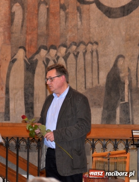 Zdjęcie w galerii na portalu naszraciborz.pl: Chasydzi w Lelowie w raciborskim Muzeum. Koncert i skrzynka piwa WIDEO wiadomości z regionu