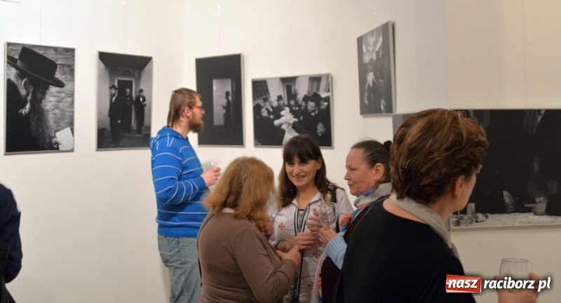 Zdjęcie w galerii na portalu naszraciborz.pl: Chasydzi w Lelowie w raciborskim Muzeum. Koncert i skrzynka piwa WIDEO wiadomości z regionu