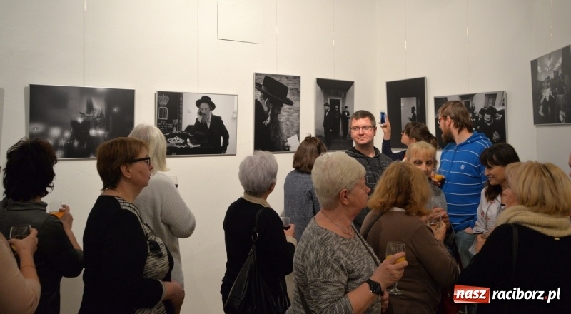 Zdjęcie w galerii na portalu naszraciborz.pl: Chasydzi w Lelowie w raciborskim Muzeum. Koncert i skrzynka piwa WIDEO wiadomości z regionu