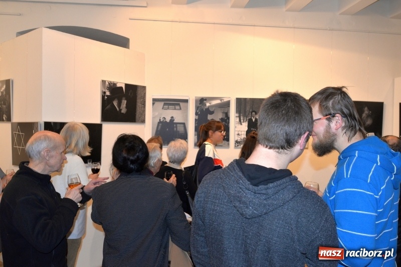 Zdjęcie w galerii na portalu naszraciborz.pl: Chasydzi w Lelowie w raciborskim Muzeum. Koncert i skrzynka piwa WIDEO wiadomości z regionu