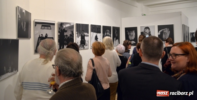Zdjęcie w galerii na portalu naszraciborz.pl: Chasydzi w Lelowie w raciborskim Muzeum. Koncert i skrzynka piwa WIDEO wiadomości z regionu