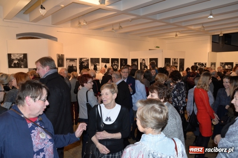 Zdjęcie w galerii na portalu naszraciborz.pl: Chasydzi w Lelowie w raciborskim Muzeum. Koncert i skrzynka piwa WIDEO wiadomości z regionu