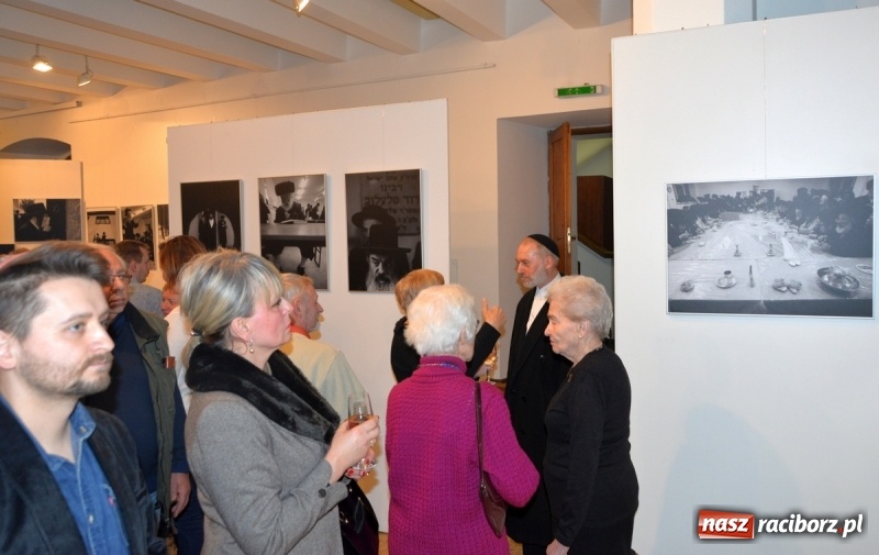 Zdjęcie w galerii na portalu naszraciborz.pl: Chasydzi w Lelowie w raciborskim Muzeum. Koncert i skrzynka piwa WIDEO wiadomości z regionu