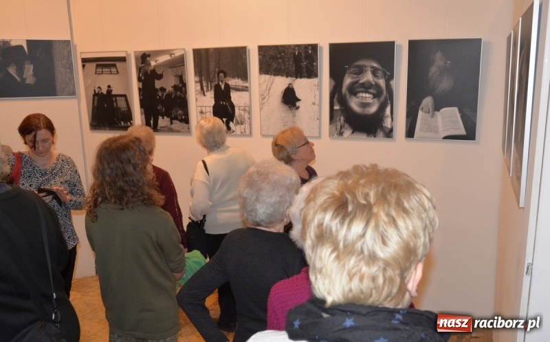 Zdjęcie w galerii na portalu naszraciborz.pl: Chasydzi w Lelowie w raciborskim Muzeum. Koncert i skrzynka piwa WIDEO wiadomości z regionu