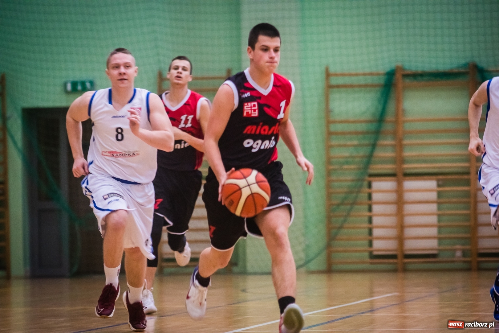 Zdjęcie w galerii na portalu naszraciborz.pl: Wygrana Ofensywy w starciu z ŻAK-iem wiadomości z regionu