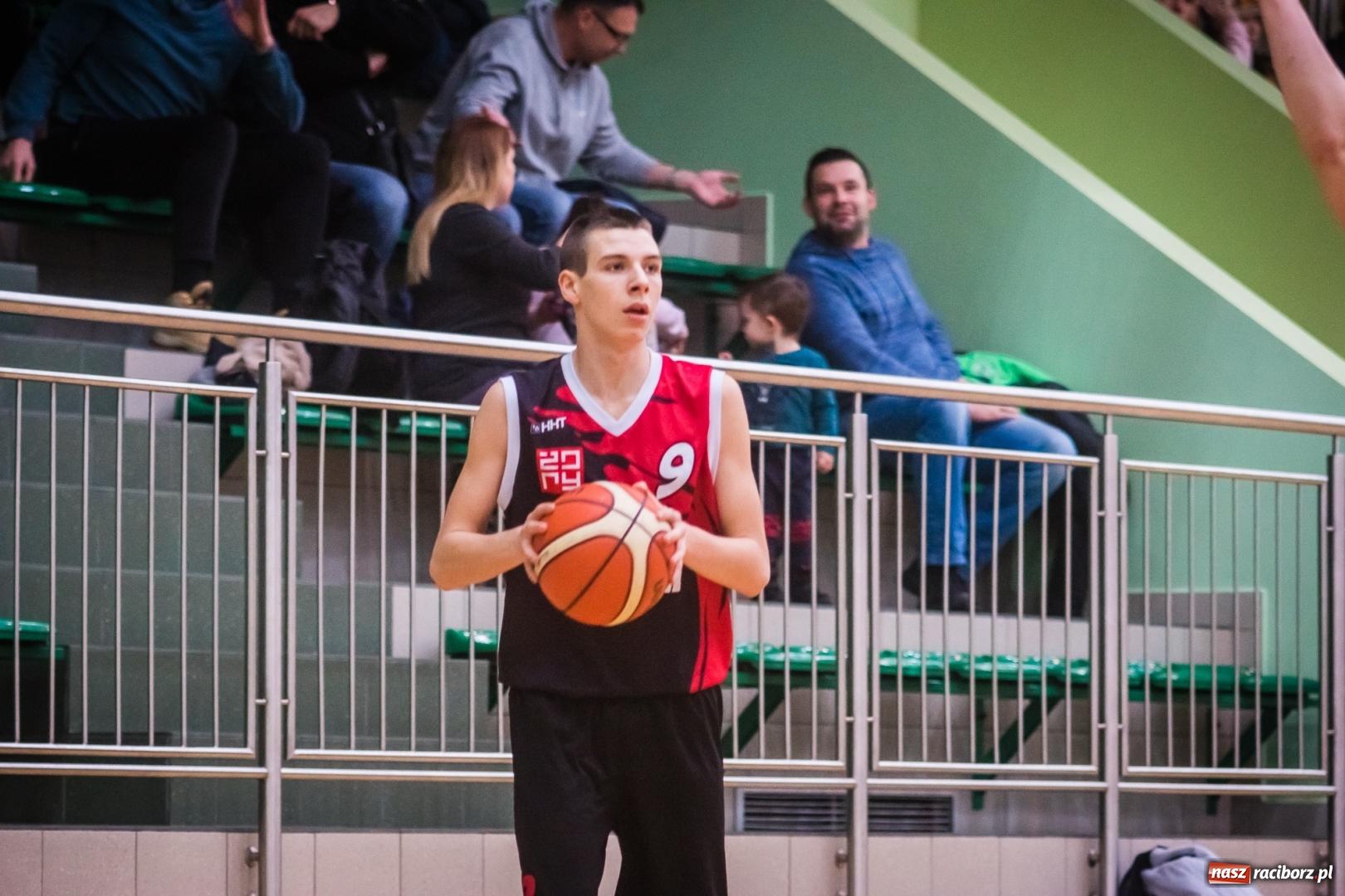 Zdjęcie w galerii na portalu naszraciborz.pl: Wygrana Ofensywy w starciu z ŻAK-iem wiadomości z regionu