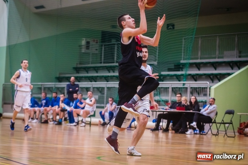 Zdjęcie w galerii na portalu naszraciborz.pl: Wygrana Ofensywy w starciu z ŻAK-iem wiadomości z regionu