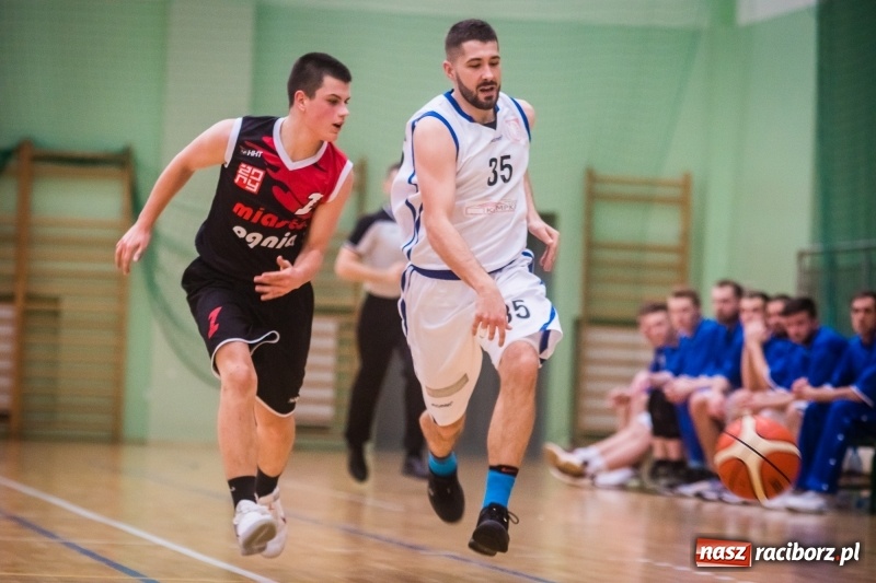 Zdjęcie w galerii na portalu naszraciborz.pl: Wygrana Ofensywy w starciu z ŻAK-iem wiadomości z regionu