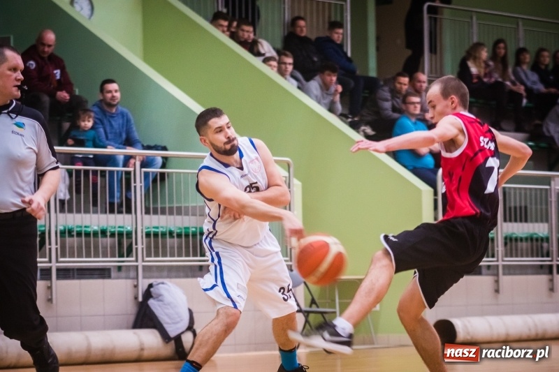 Zdjęcie w galerii na portalu naszraciborz.pl: Wygrana Ofensywy w starciu z ŻAK-iem wiadomości z regionu