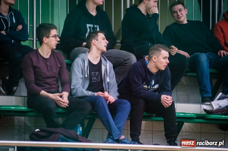 Zdjęcie w galerii na portalu naszraciborz.pl: Wygrana Ofensywy w starciu z ŻAK-iem wiadomości z regionu