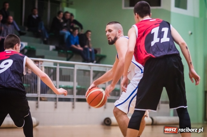 Zdjęcie w galerii na portalu naszraciborz.pl: Wygrana Ofensywy w starciu z ŻAK-iem wiadomości z regionu