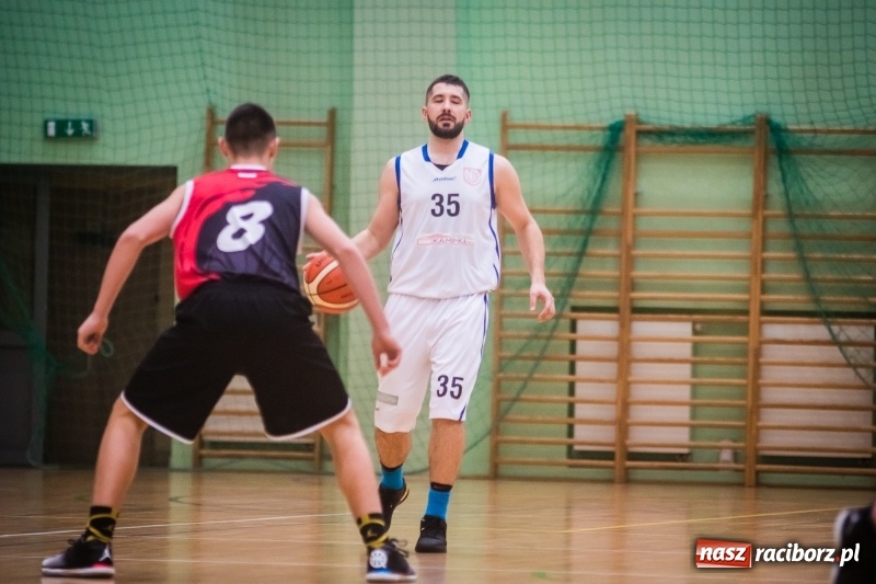 Zdjęcie w galerii na portalu naszraciborz.pl: Wygrana Ofensywy w starciu z ŻAK-iem wiadomości z regionu