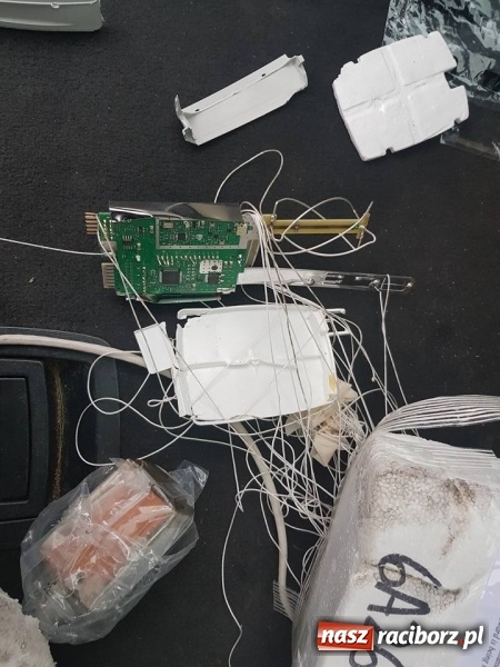 Zdjęcie w galerii na portalu naszraciborz.pl: W Raciborzu rozbiła się czeska sonda  wiadomości z regionu