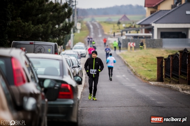 Zdjęcie w galerii na portalu naszraciborz.pl: VI Eko-Okna Cross po Ziemi Pietrowickiej. Na trasie ponad 200 biegaczy  wiadomości z regionu