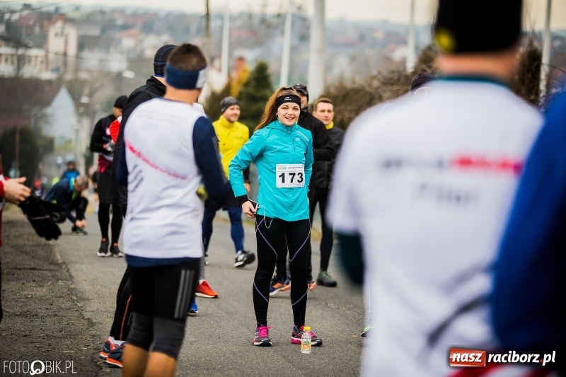 Zdjęcie w galerii na portalu naszraciborz.pl: VI Eko-Okna Cross po Ziemi Pietrowickiej. Na trasie ponad 200 biegaczy  wiadomości z regionu