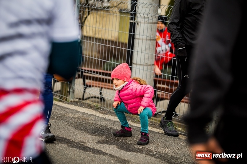 Zdjęcie w galerii na portalu naszraciborz.pl: VI Eko-Okna Cross po Ziemi Pietrowickiej. Na trasie ponad 200 biegaczy  wiadomości z regionu