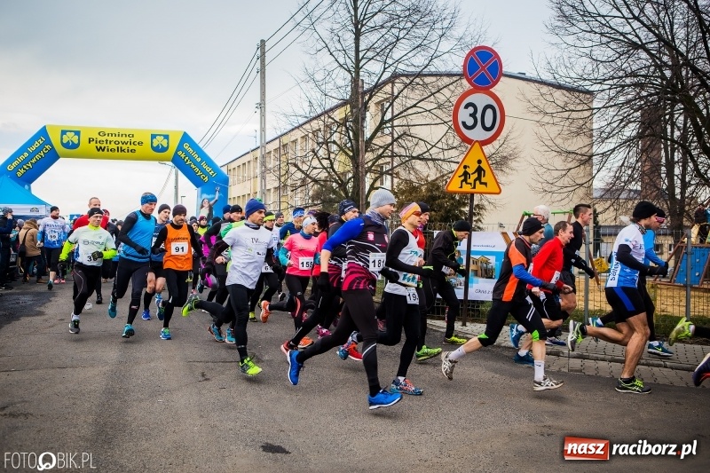 Zdjęcie w galerii na portalu naszraciborz.pl: VI Eko-Okna Cross po Ziemi Pietrowickiej. Na trasie ponad 200 biegaczy  wiadomości z regionu