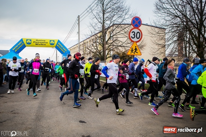 Zdjęcie w galerii na portalu naszraciborz.pl: VI Eko-Okna Cross po Ziemi Pietrowickiej. Na trasie ponad 200 biegaczy  wiadomości z regionu
