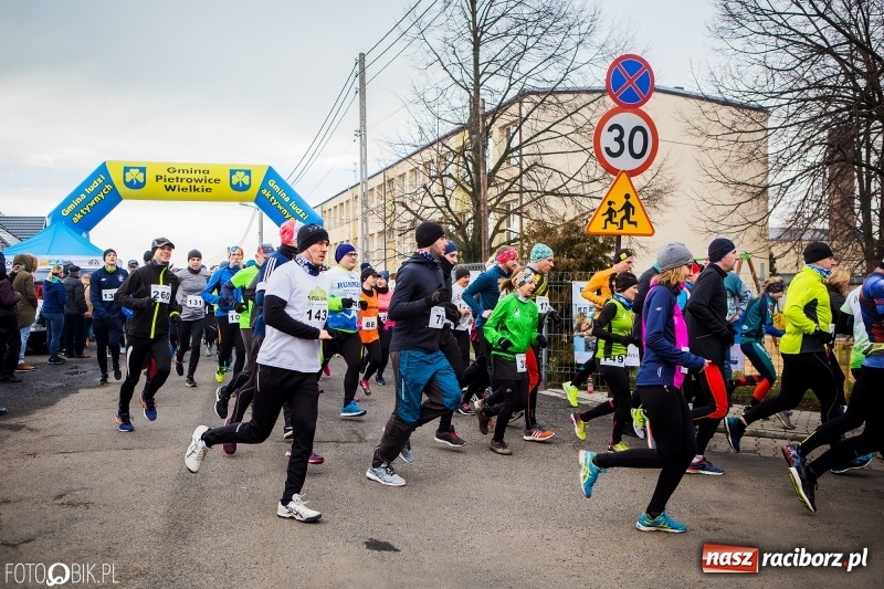 Zdjęcie w galerii na portalu naszraciborz.pl: VI Eko-Okna Cross po Ziemi Pietrowickiej. Na trasie ponad 200 biegaczy  wiadomości z regionu