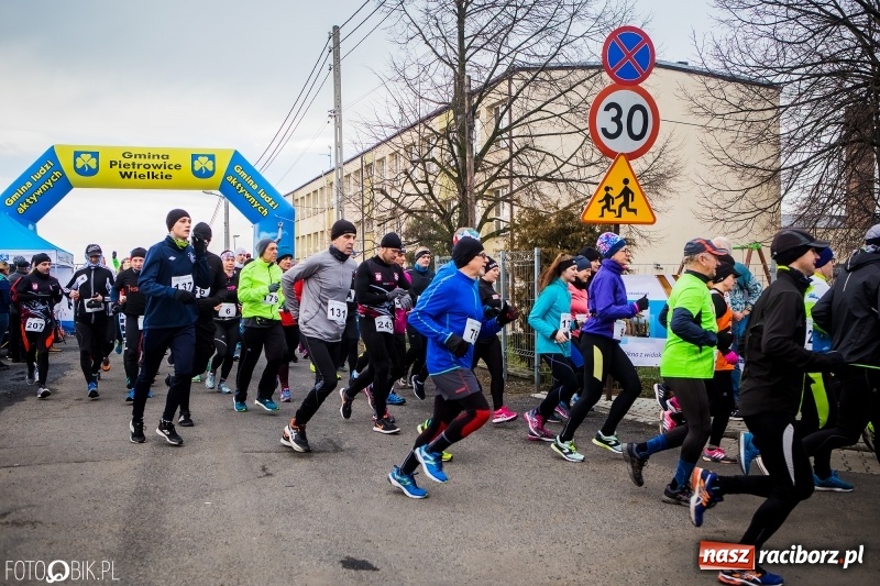 Zdjęcie w galerii na portalu naszraciborz.pl: VI Eko-Okna Cross po Ziemi Pietrowickiej. Na trasie ponad 200 biegaczy  wiadomości z regionu