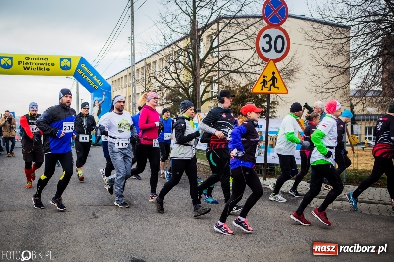 Zdjęcie w galerii na portalu naszraciborz.pl: VI Eko-Okna Cross po Ziemi Pietrowickiej. Na trasie ponad 200 biegaczy  wiadomości z regionu