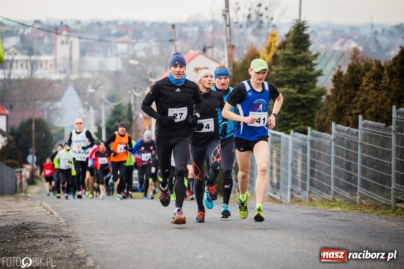 Zdjęcie w galerii na portalu naszraciborz.pl: VI Eko-Okna Cross po Ziemi Pietrowickiej. Na trasie ponad 200 biegaczy  wiadomości z regionu