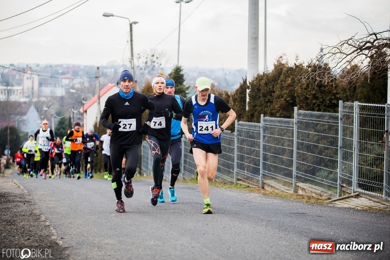 Zdjęcie w galerii na portalu naszraciborz.pl: VI Eko-Okna Cross po Ziemi Pietrowickiej. Na trasie ponad 200 biegaczy  wiadomości z regionu
